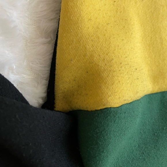 HUDSON pre-owned blocked red/green/blue/yellow/black and gold sweater. Size (M). - Picture 5 of 11